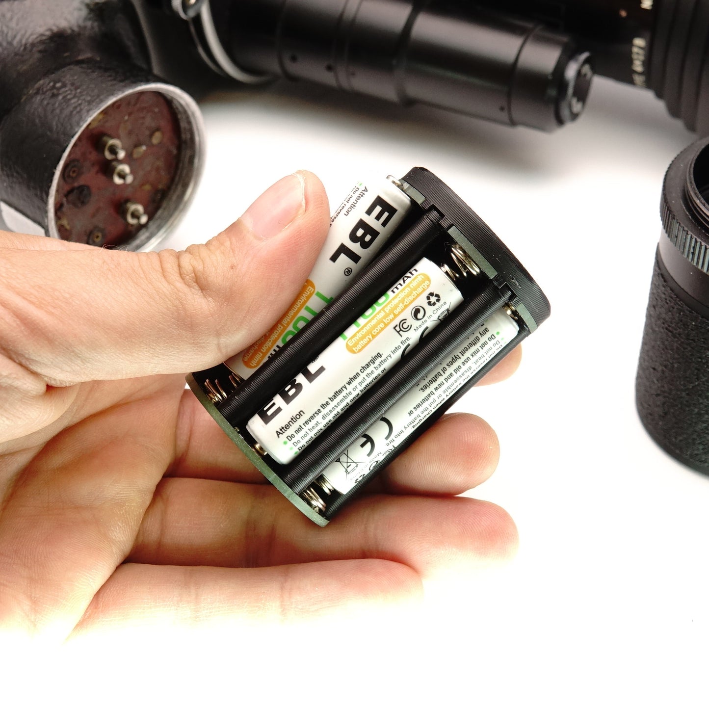 Adattatore per batterie (6x AAA) per Beaulieu R16 e 2016