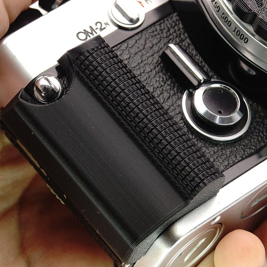 Empuñadura Action para Olympus OM-1, OM-1n, OM-2 y OM-2n